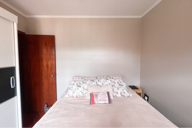 Imagem Casa com 3 Quartos à Venda, 211 m² em Niterói - Canoas Imagem Casa com 3 Quartos à Venda, 211 m² em Niterói - Canoas