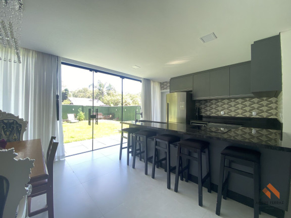 Imagem Casa com 4 Quartos à Venda, 268 m²