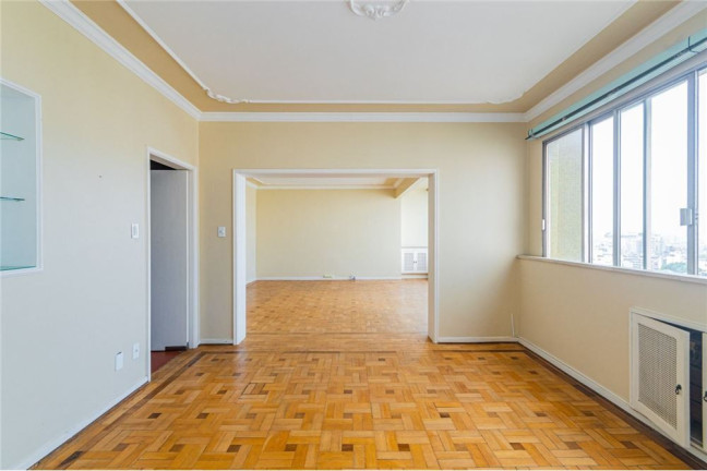 Imagem Apartamento com 3 Quartos à Venda, 210 m² em Centro Histórico - Porto Alegre Imagem Apartamento com 3 Quartos à Venda, 210 m² em Centro Histórico - Porto Alegre