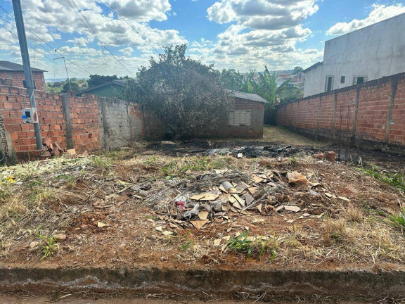 Imagem Terreno à Venda, 300 m² em Itamaraty 2ª Etapa - Anápolis Imagem Terreno à Venda, 300 m² em Itamaraty 2ª Etapa - Anápolis