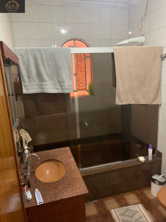 Imagem Casa com 3 Quartos à Venda, 257 m² em Vila Scarpelli - Santo André Imagem Casa com 3 Quartos à Venda, 257 m² em Vila Scarpelli - Santo André