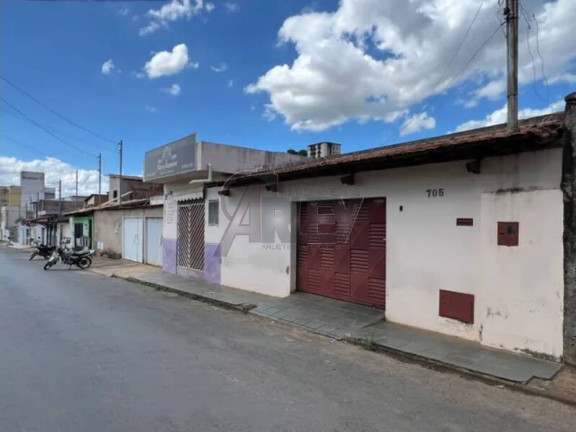 Imagem Casa com 3 Quartos à Venda, 360 m² em Jardim Palmeiras - Montes Claros Imagem Casa com 3 Quartos à Venda, 360 m² em Jardim Palmeiras - Montes Claros