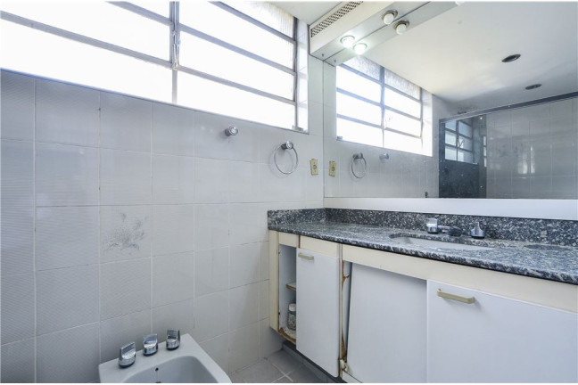 Imagem Imóvel com 3 Quartos à Venda, em Pinheiros - São Paulo Imagem Imóvel com 3 Quartos à Venda, em Pinheiros - São Paulo