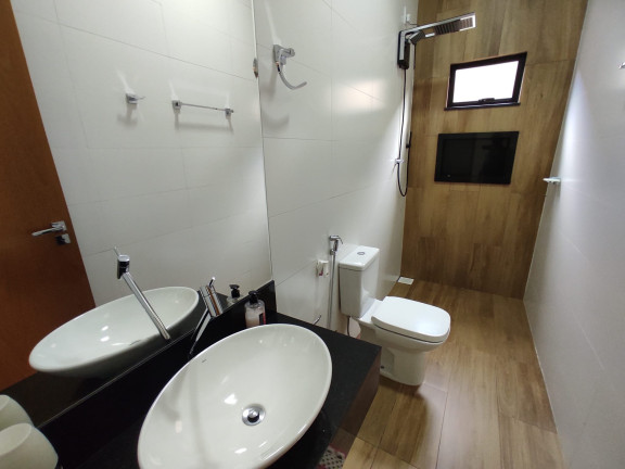 Imagem Imóvel com 
            	3             Quartos à Venda, 264 m² em 
            	Jardim Marista             - 
            	Trindade            
