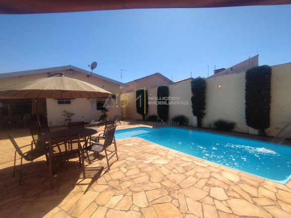 Imagem Casa com 3 Quartos à Venda, 240 m² em Vila Rodrigues Alves - Botucatu Imagem Casa com 3 Quartos à Venda, 240 m² em Vila Rodrigues Alves - Botucatu