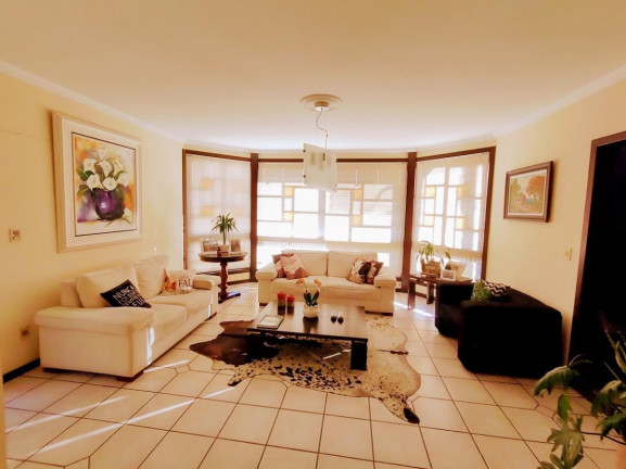 Imagem Casa com 5 Quartos à Venda, 411 m² em Floresta - Joinville