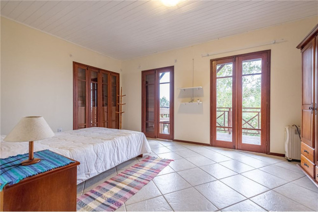 Imagem Casa com 3 Quartos à Venda, em Lagoa Da Conceição - Florianópolis Imagem Casa com 3 Quartos à Venda, em Lagoa Da Conceição - Florianópolis
