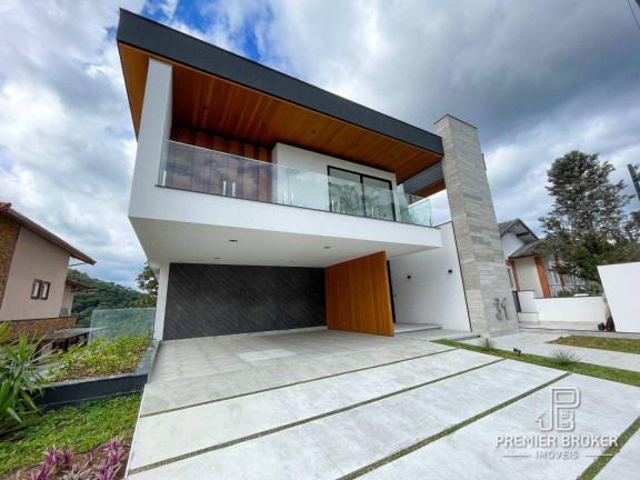Imagem Casa com 4 Quartos à Venda, 330 m² em Várzea - Teresópolis Imagem Casa com 4 Quartos à Venda, 330 m² em Várzea - Teresópolis