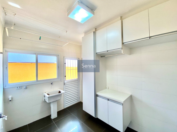 Imagem Casa com 3 Quartos à Venda, 244 m² em Medeiros - Jundiaí Imagem Casa com 3 Quartos à Venda, 244 m² em Medeiros - Jundiaí