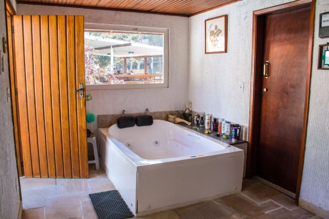 Imagem Imóvel com 18 Quartos à Venda, 980 m² em Iucas - Teresópolis Imagem Imóvel com 18 Quartos à Venda, 980 m² em Iucas - Teresópolis