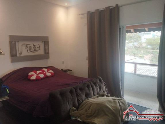 Imagem Casa com 4 Quartos à Venda, 210 m² em Jardim Colônia - Jacareí