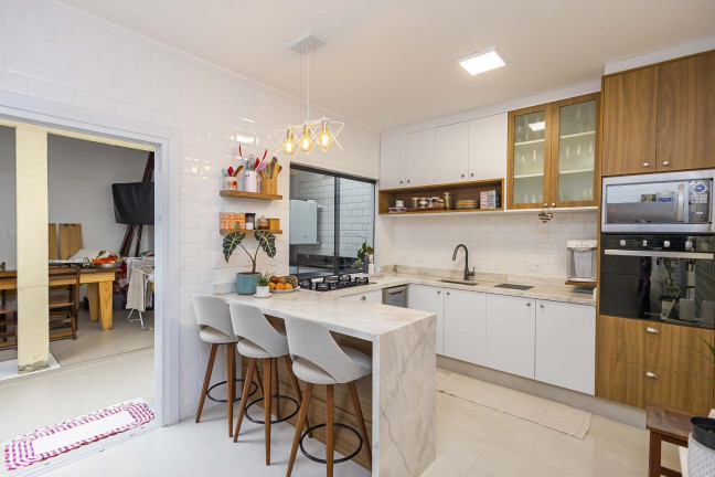 Imagem Sobrado com 3 Quartos à Venda, 225 m² em Campo Comprido - Curitiba