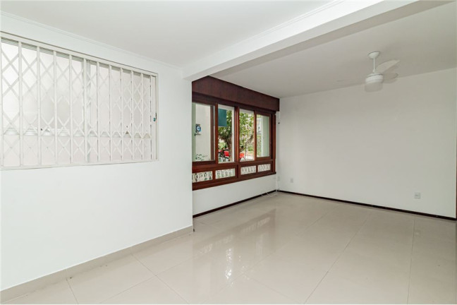 Imagem Imóvel com 2 Quartos à Venda, em Rio Branco - Porto Alegre Imagem Imóvel com 2 Quartos à Venda, em Rio Branco - Porto Alegre