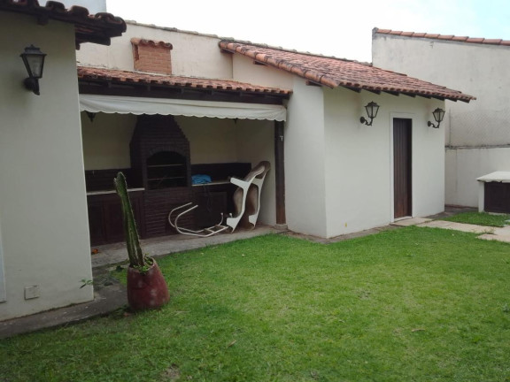 Imagem Casa de Condomínio com 5 Quartos à Venda, 175 m²