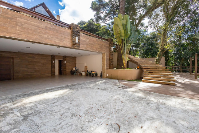 Imagem Casa com 3 Quartos à Venda, 600 m² em Cascatinha - Curitiba Imagem Casa com 3 Quartos à Venda, 600 m² em Cascatinha - Curitiba