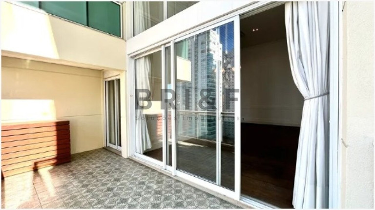 Apartamento com 4 Quartos para Alugar, 230 m² em Campo Belo - São Paulo