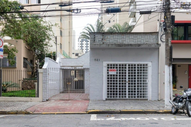 Imagem Casa com 2 Quartos à Venda, 140 m² em Indianópolis - São Paulo Imagem Casa com 2 Quartos à Venda, 140 m² em Indianópolis - São Paulo