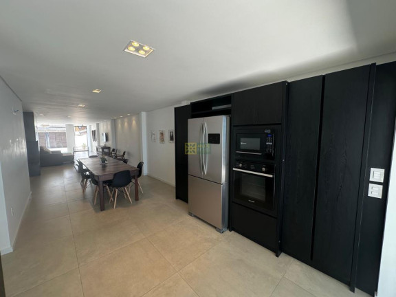 Imagem Casa com 5 Quartos para Alugar ou Temporada, 300 m² em Centro - Porto Belo Imagem Casa com 5 Quartos para Alugar ou Temporada, 300 m² em Centro - Porto Belo