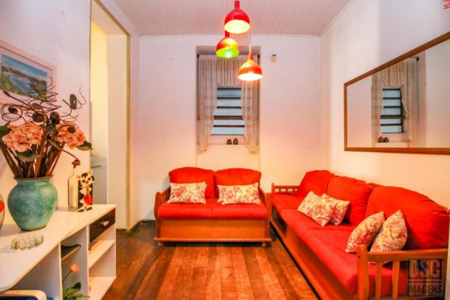 Imagem Casa com 5 Quartos à Venda, 220 m² em Centro Histórico - Porto Alegre Imagem Casa com 5 Quartos à Venda, 220 m² em Centro Histórico - Porto Alegre