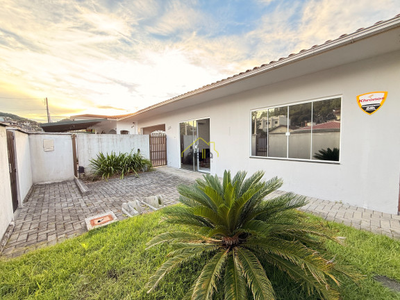 Sala Comercial à Venda, 183 m² em Iririú - Joinville