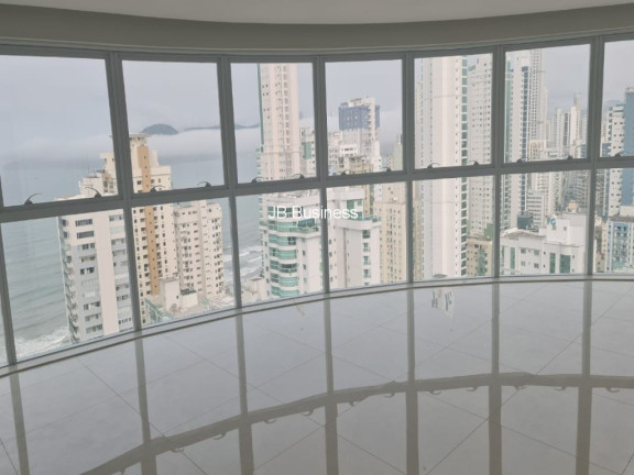 Imagem Imóvel com 4 Quartos à Venda, 131 m² em Centro - Balneário Camboriú Imagem Imóvel com 4 Quartos à Venda, 131 m² em Centro - Balneário Camboriú