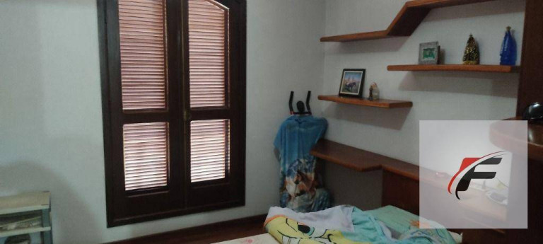 Imagem Sobrado com 4 Quartos à Venda, 330 m² em Capão Raso - Curitiba Imagem Sobrado com 4 Quartos à Venda, 330 m² em Capão Raso - Curitiba