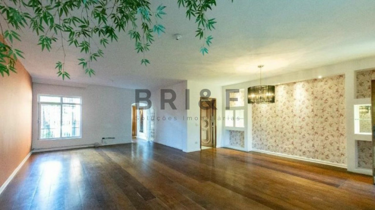 Imagem Casa com 3 Quartos à Venda, 256 m² em Moema - São Paulo Imagem Casa com 3 Quartos à Venda, 256 m² em Moema - São Paulo
