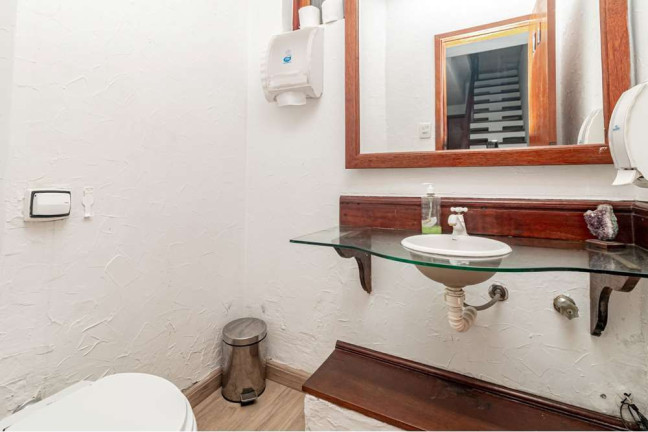 Imagem Casa com 5 Quartos à Venda, 450 m² em Bom Fim - Porto Alegre Imagem Casa com 5 Quartos à Venda, 450 m² em Bom Fim - Porto Alegre
