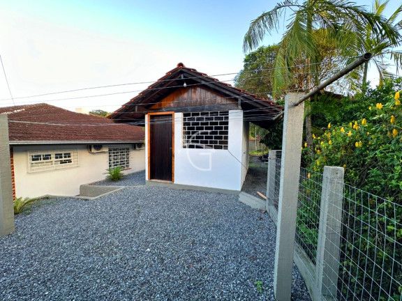Imagem Casa com 3 Quartos à Venda, em Floresta - Joinville Imagem Casa com 3 Quartos à Venda, em Floresta - Joinville