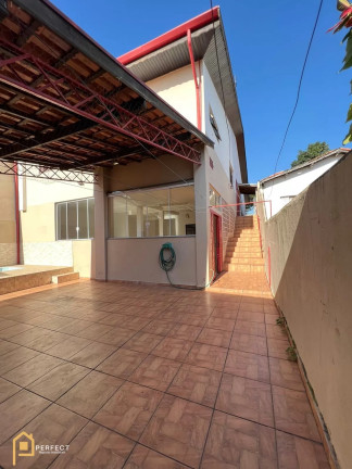 Imagem Casa com 5 Quartos à Venda, 280 m² em Alto Do Cristo - Taubaté Imagem Casa com 5 Quartos à Venda, 280 m² em Alto Do Cristo - Taubaté