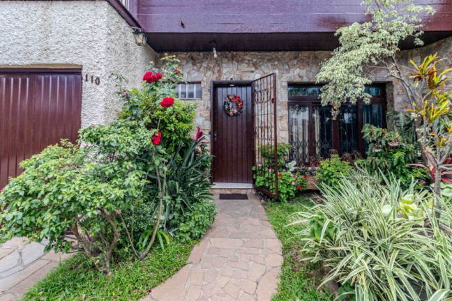 Imagem Casa com 4 Quartos à Venda, 250 m² em São João - Porto Alegre Imagem Casa com 4 Quartos à Venda, 250 m² em São João - Porto Alegre