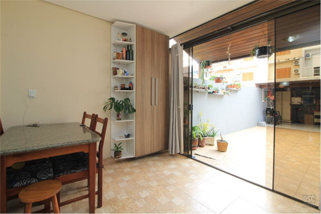 Imagem Casa com 3 Quartos à Venda, em Guarujá - Porto Alegre Imagem Casa com 3 Quartos à Venda, em Guarujá - Porto Alegre