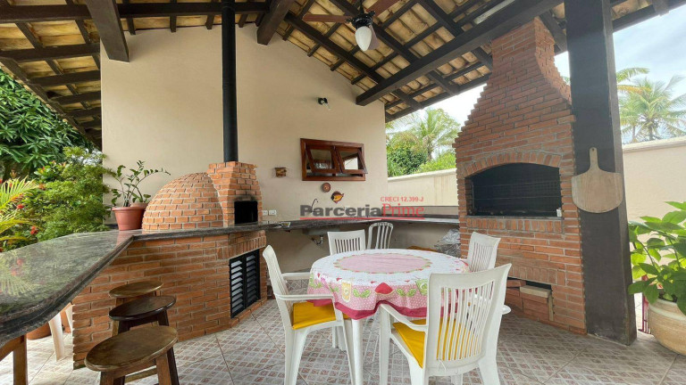 Imagem Casa com 6 Quartos à Venda, 323 m² em Riviera Módulo 5 - Bertioga Imagem Casa com 6 Quartos à Venda, 323 m² em Riviera Módulo 5 - Bertioga