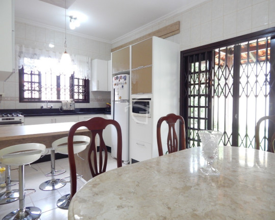 Imagem Casa com 4 Quartos à Venda, 206 m² em América - Joinville