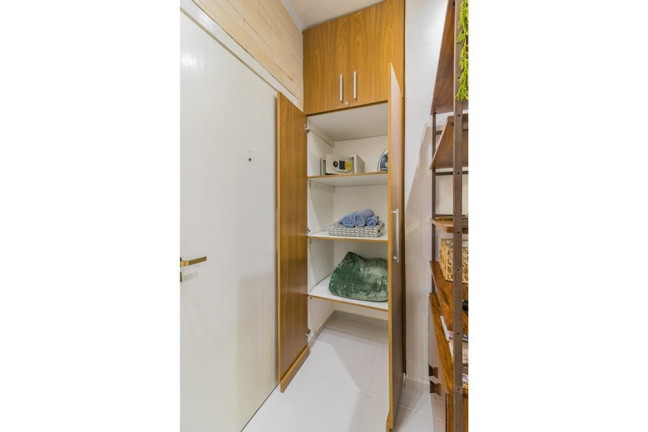 Imagem Imóvel com 1 Quarto à Venda, em Auxiliadora - Porto Alegre Imagem Imóvel com 1 Quarto à Venda, em Auxiliadora - Porto Alegre