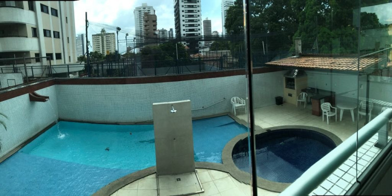 Imagem Imóvel com 5 Quartos à Venda, 240 m² em Batista Campos - Belém Imagem Imóvel com 5 Quartos à Venda, 240 m² em Batista Campos - Belém
