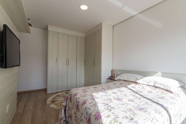 Imagem Imóvel com 2 Quartos à Venda, em Menino Deus - Porto Alegre Imagem Imóvel com 2 Quartos à Venda, em Menino Deus - Porto Alegre