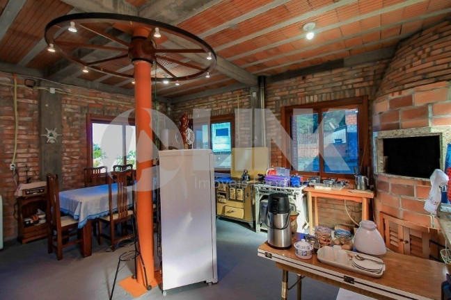 Imagem Casa com 5 Quartos à Venda, 600 m² em Jardim Leopoldina - Porto Alegre Imagem Casa com 5 Quartos à Venda, 600 m² em Jardim Leopoldina - Porto Alegre