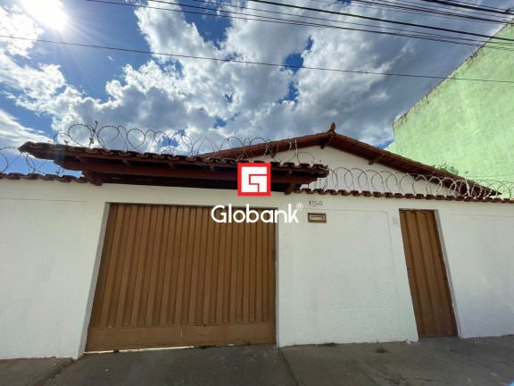 Imagem Sobrado com 8 Quartos para Alugar,  em Alto São João - Montes Claros