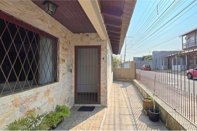 Imagem Casa com 2 Quartos à Venda, 101 m² em Vila Nova - Porto Alegre Imagem Casa com 2 Quartos à Venda, 101 m² em Vila Nova - Porto Alegre