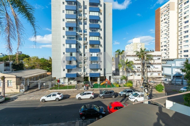 Imagem Apartamento com 2 Quartos à Venda, 74 m² em Santana - Porto Alegre Imagem Apartamento com 2 Quartos à Venda, 74 m² em Santana - Porto Alegre