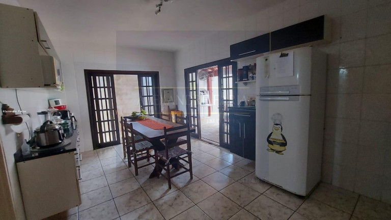 Imagem Casa com 3 Quartos à Venda, 288 m² em Itatinga - São Sebastião