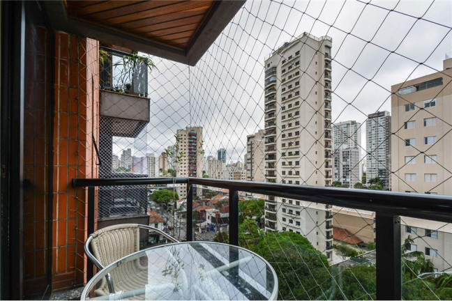 Imagem Imóvel com 3 Quartos à Venda, em Vila Olímpia - São Paulo Imagem Imóvel com 3 Quartos à Venda, em Vila Olímpia - São Paulo