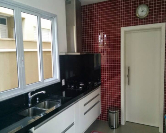 Imagem Casa com 3 Quartos à Venda, 345 m² em Centro Comercial Jubran - Barueri Imagem Casa com 3 Quartos à Venda, 345 m² em Centro Comercial Jubran - Barueri