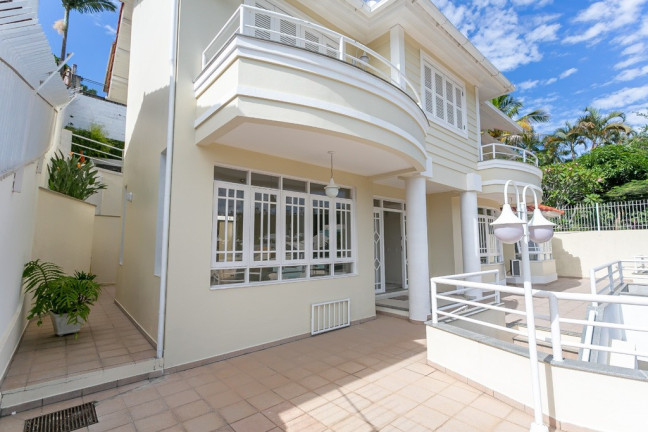 Imagem Casa com 4 Quartos à Venda, em Carvoeira - Florianópolis Imagem Casa com 4 Quartos à Venda, em Carvoeira - Florianópolis