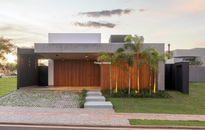 Casa de Condomínio com 3 Quartos à Venda, 374 m² em Residencial Alphaville Iv - Campo Grande