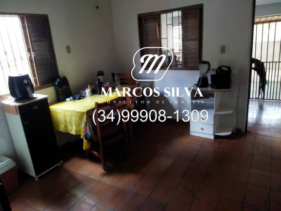 Imagem Casa com 1 Quarto à Venda, em Santa Mônica - Uberlândia Imagem Casa com 1 Quarto à Venda, em Santa Mônica - Uberlândia