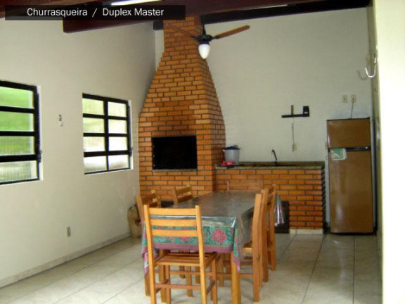 Imagem Casa com 4 Quartos para Alugar,  em Canasvieiras - Florianópolis