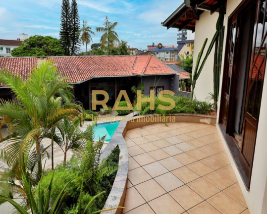 Imagem Casa com 6 Quartos à Venda, 400 m² em Costa E Silva - Joinville Imagem Casa com 6 Quartos à Venda, 400 m² em Costa E Silva - Joinville