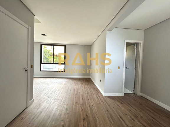 Imagem Casa com 3 Quartos à Venda, 158 m² em América - Joinville Imagem Casa com 3 Quartos à Venda, 158 m² em América - Joinville